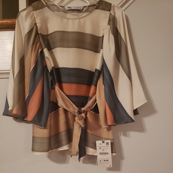 Zara Top Sz S- NWT - Picture 2 of 2